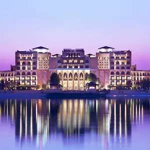 5* فندق شانغريلا، قرية البري